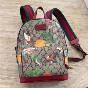 Gucci GG Supreme Tian Backpack